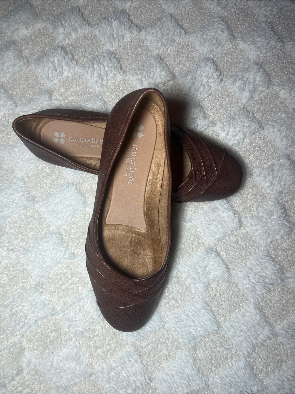 Naturalizer Brown Leather Slip-On Flats with Pleated V‑Detail - Picture 3 of 7